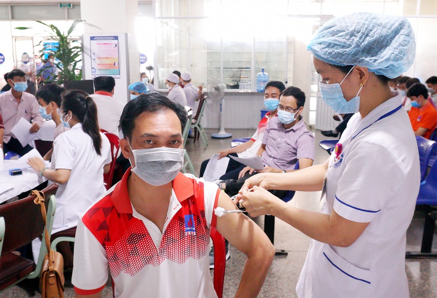 Anh_1_tiem_vaccine.jpg